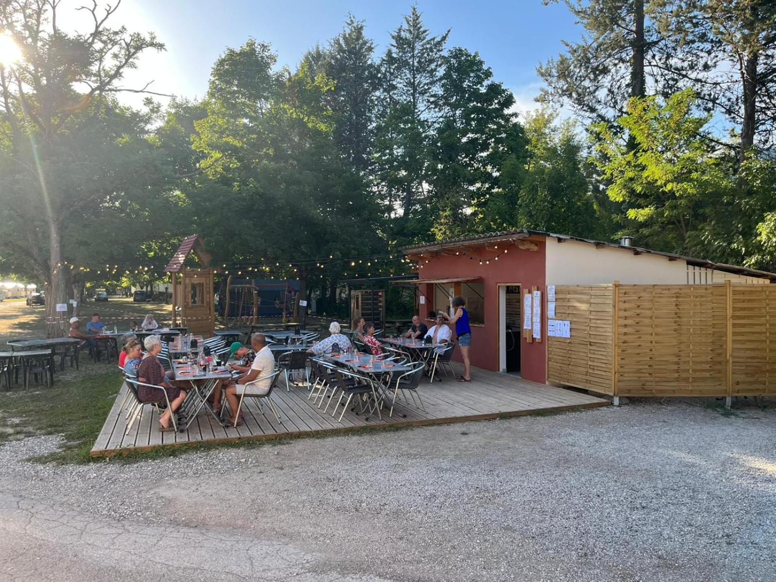 Onlycamp Chamarges Campeggio Die
